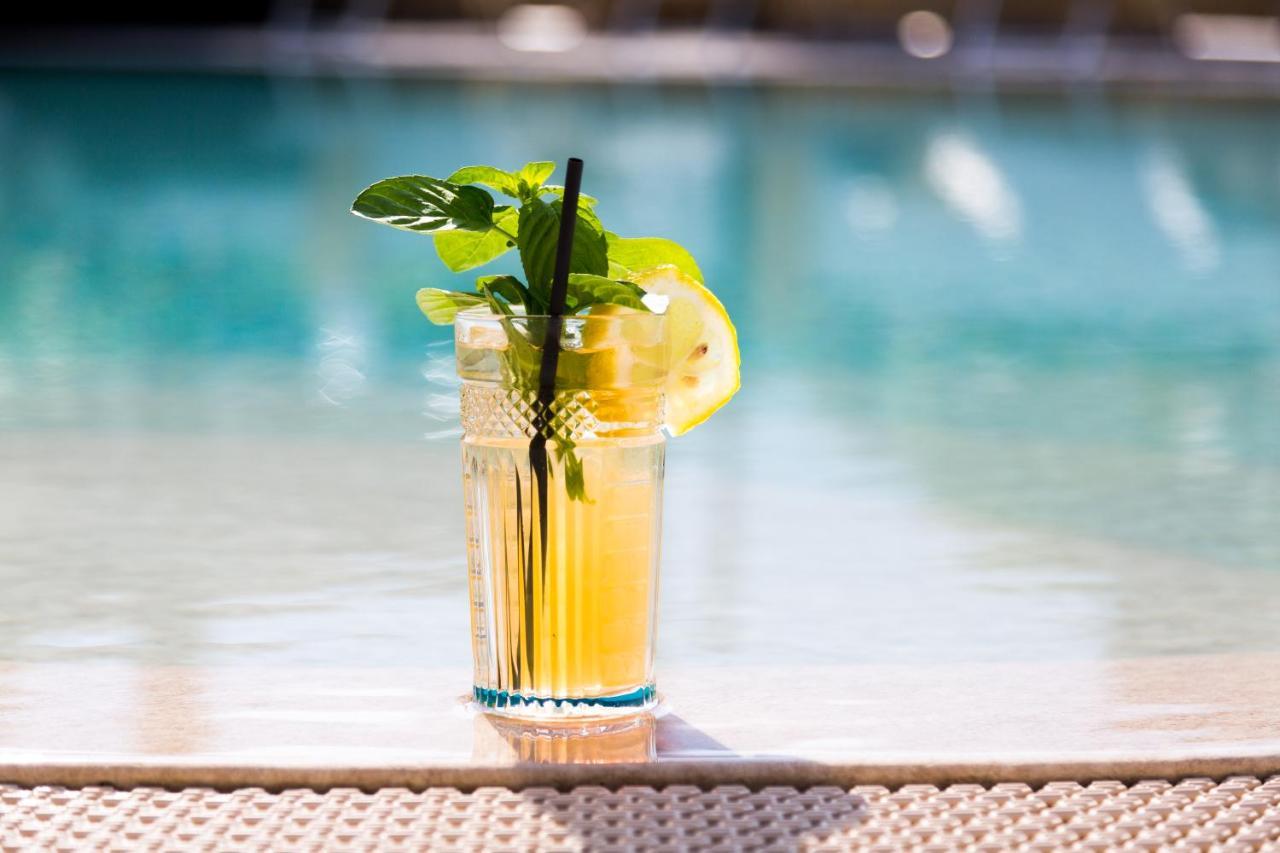 New Garden Hotel Torbole Sul Garda Bagian luar foto