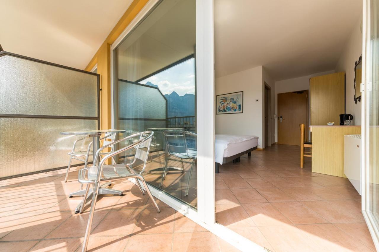 New Garden Hotel Torbole Sul Garda Bagian luar foto