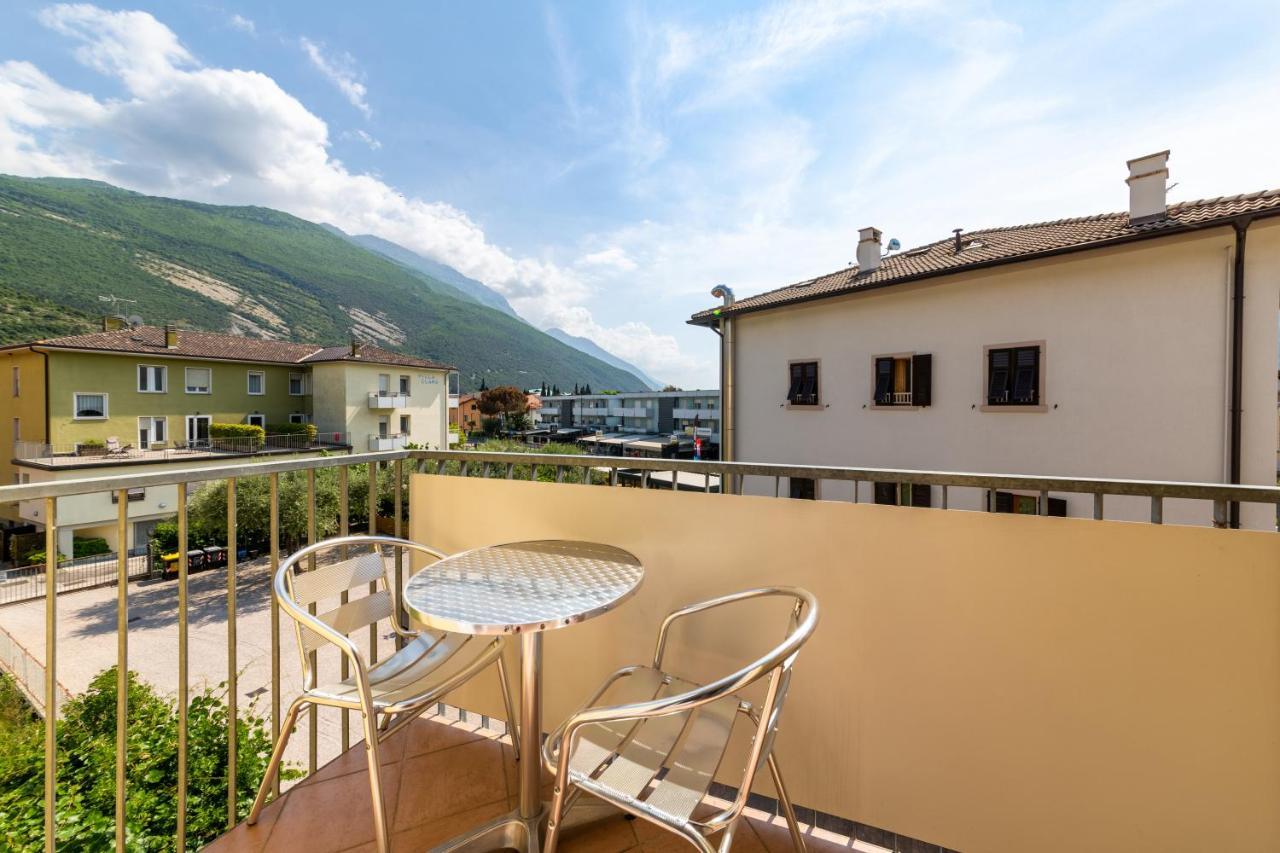 New Garden Hotel Torbole Sul Garda Bagian luar foto