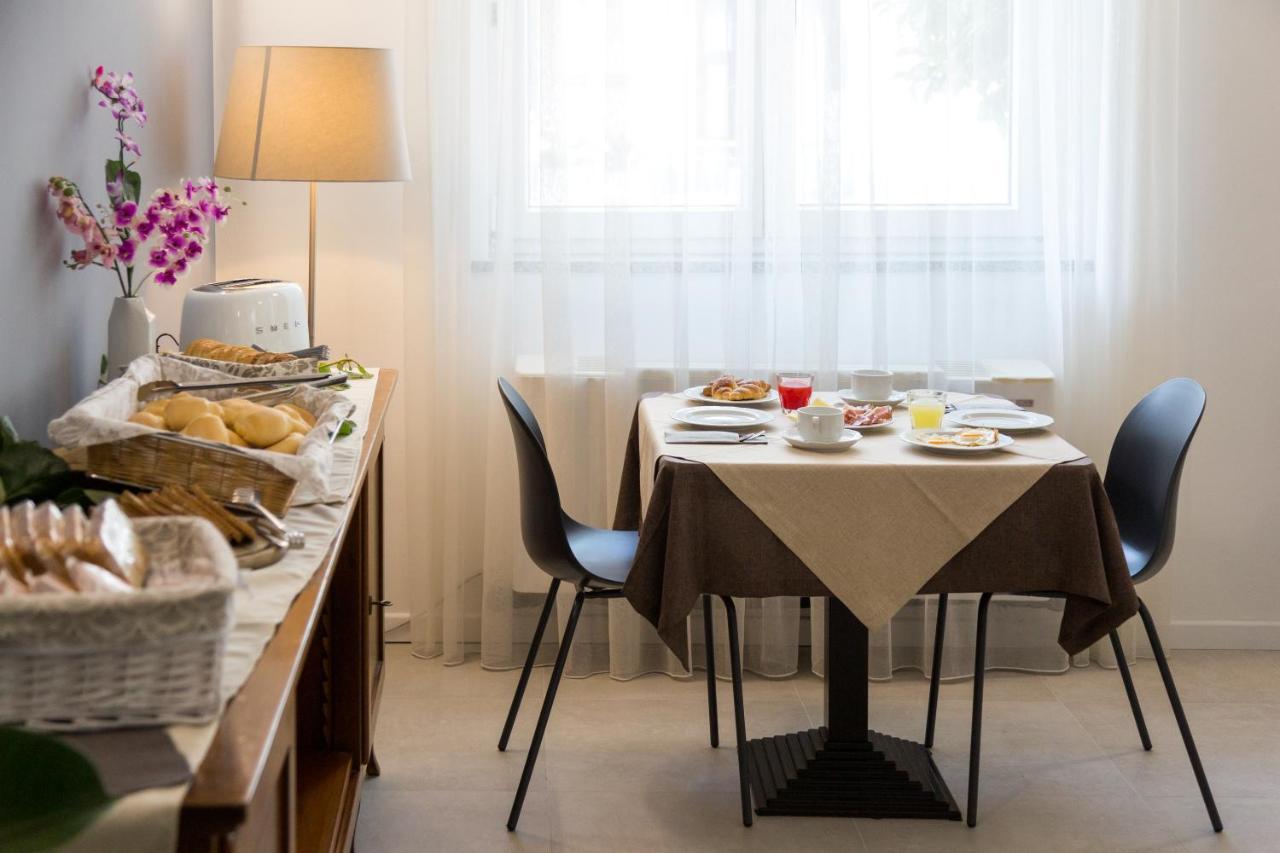 New Garden Hotel Torbole Sul Garda Bagian luar foto