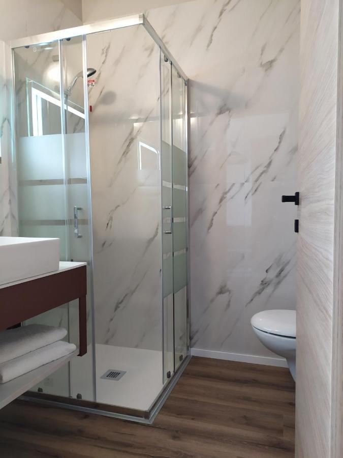 New Garden Hotel Torbole Sul Garda Bagian luar foto