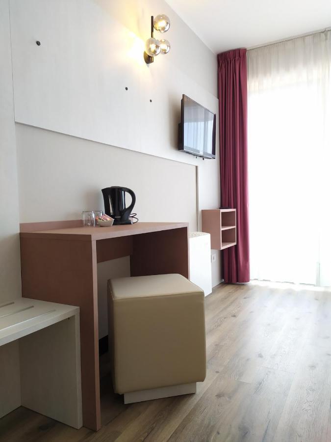 New Garden Hotel Torbole Sul Garda Bagian luar foto