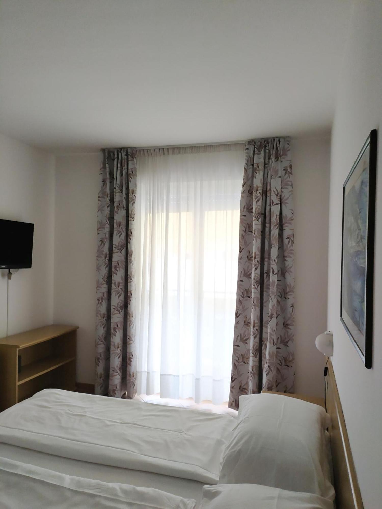 New Garden Hotel Torbole Sul Garda Bagian luar foto
