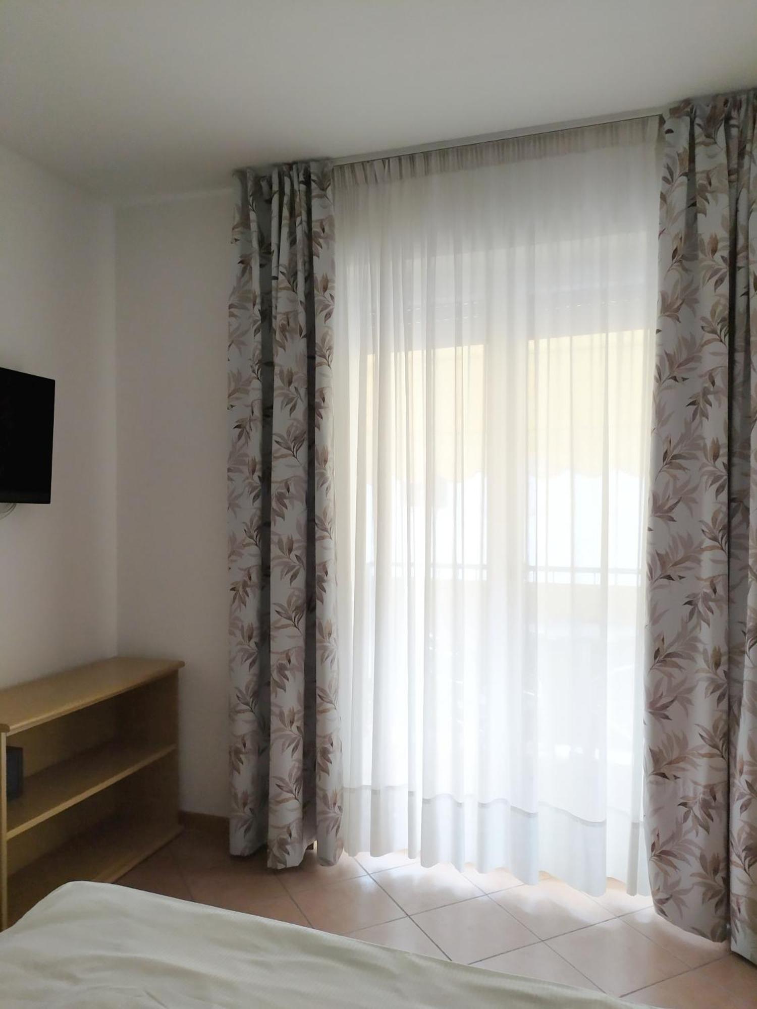 New Garden Hotel Torbole Sul Garda Bagian luar foto