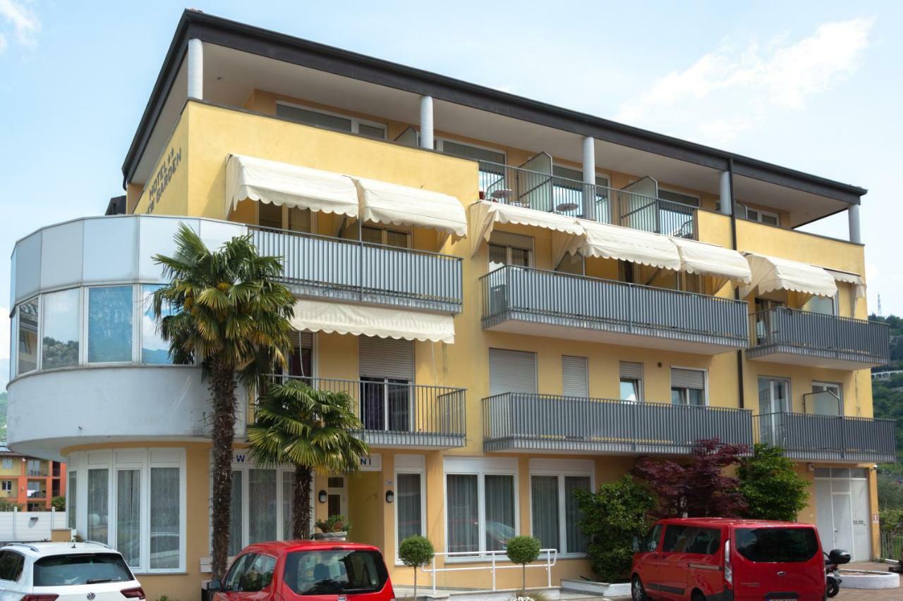 New Garden Hotel Torbole Sul Garda Bagian luar foto